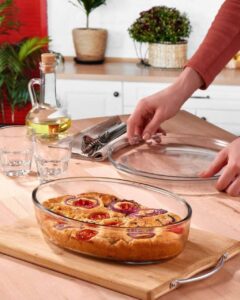 Pyrex casserole set