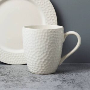 Porcelain mug