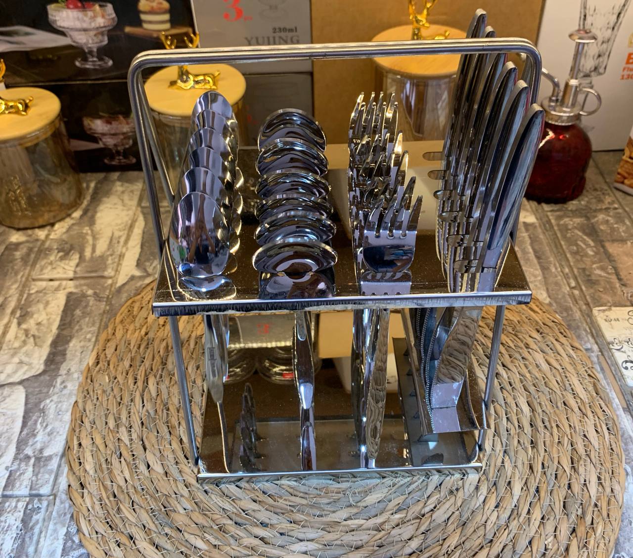 طقم معالق وسكاكين فاخر