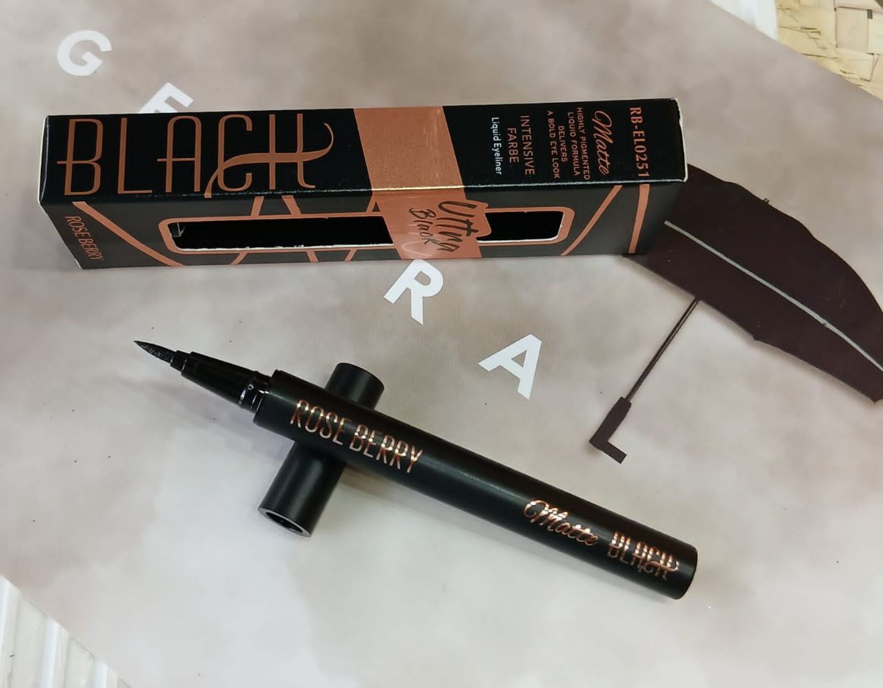 ايلاينر فلوماستر روز بيرى