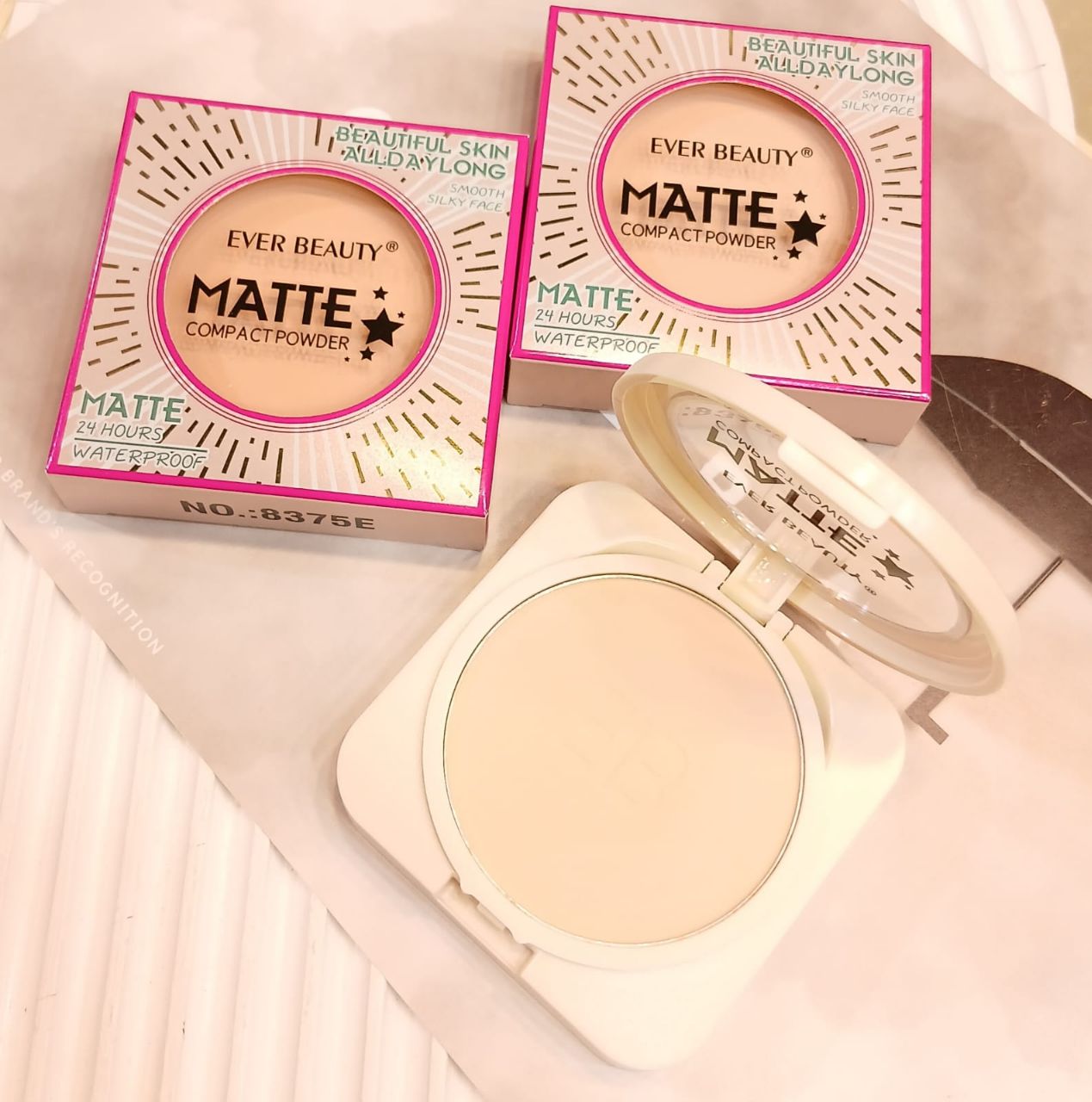 كومباكت بودر ايفر بوتى